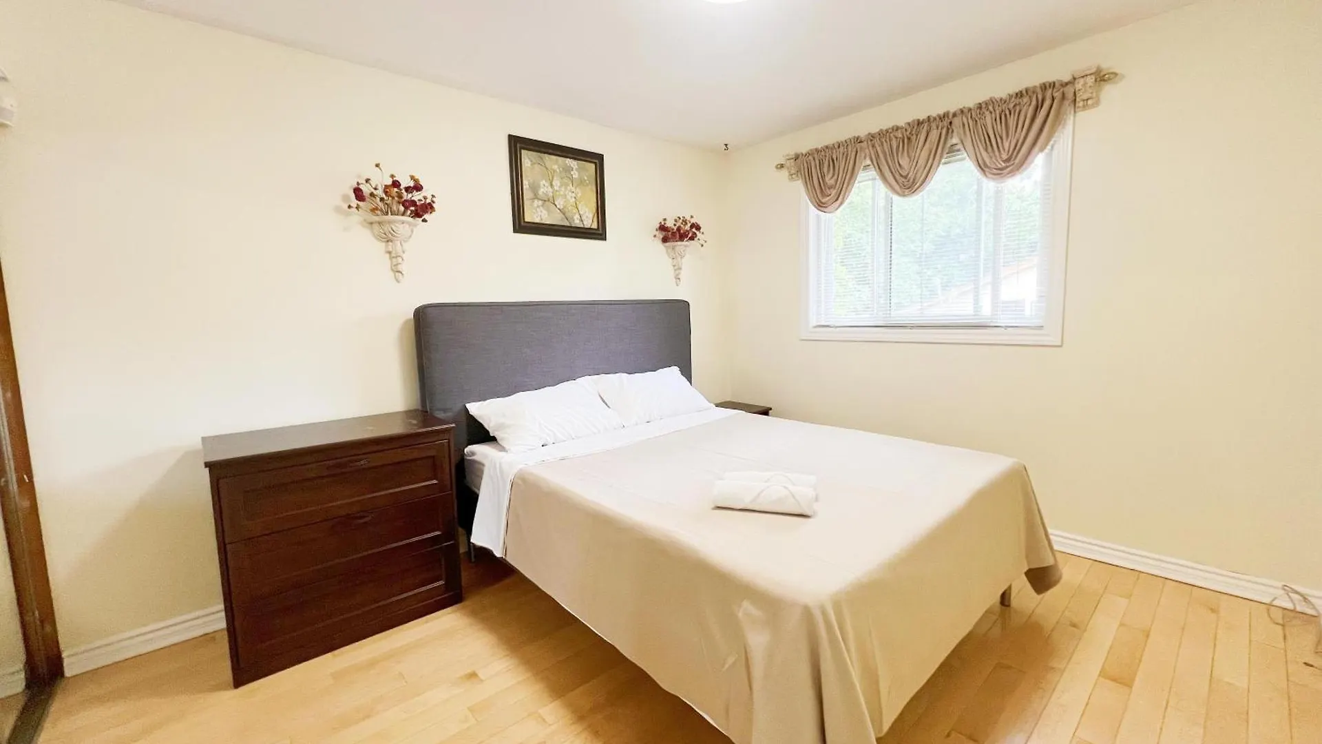Homestay Vihome-110 Mcnicoll Cozy Home Near Finch And Don Mills Toronto Canada